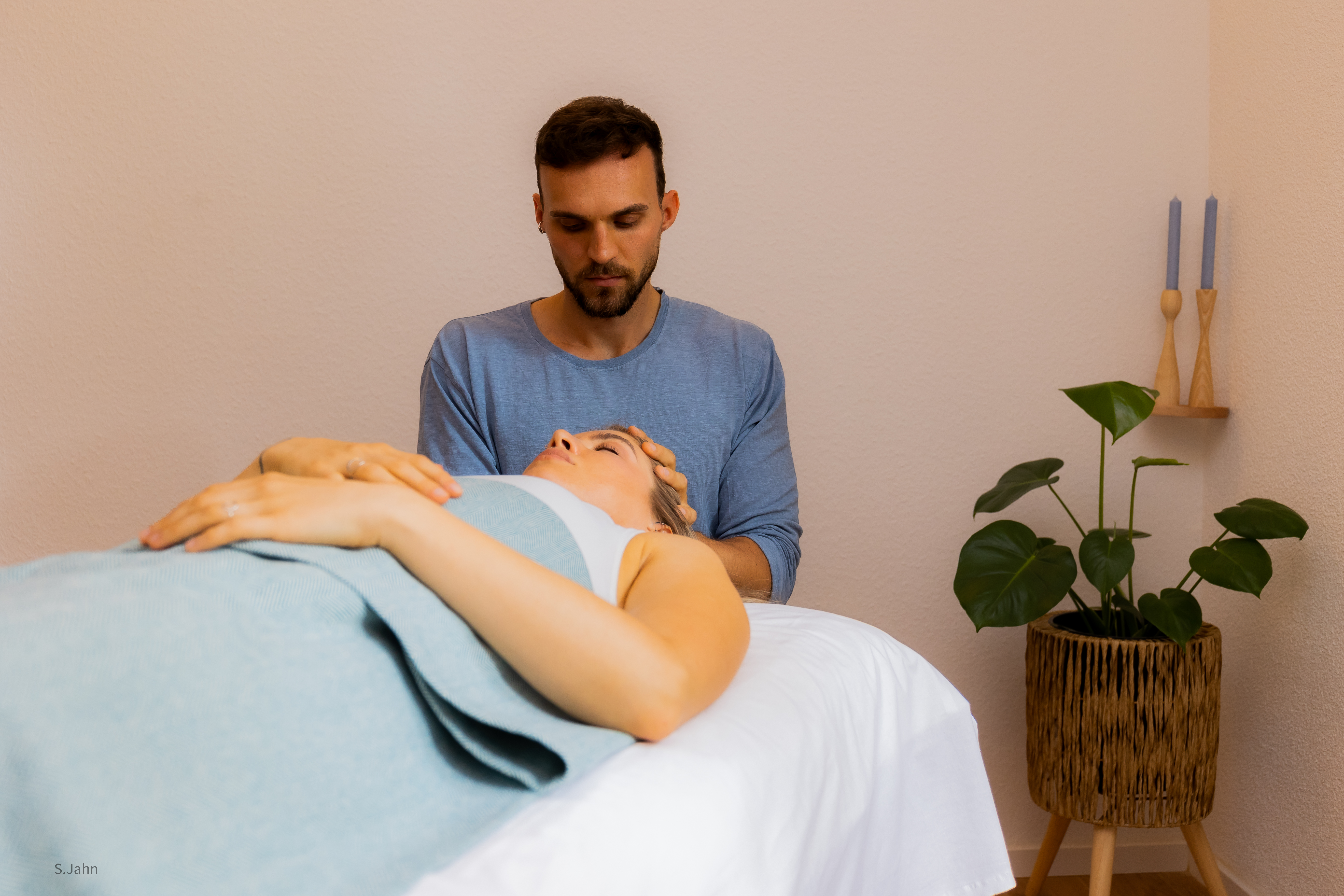 Physiotherapie - Lucas behandelt - Physiotherapie Lucas Appel - Privatpraxis Potsdam