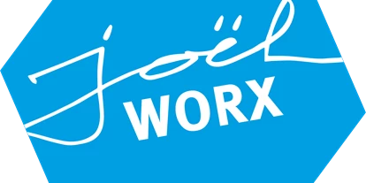 Physiotherapist - Aufzug - Sprendlingen - joelWORX Logo - joelWORX Physiotherapie