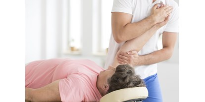 Physiotherapeut - Therapieform: medizinische Massage - Unterföhring - Mobile Physiotherapie München - Medikus