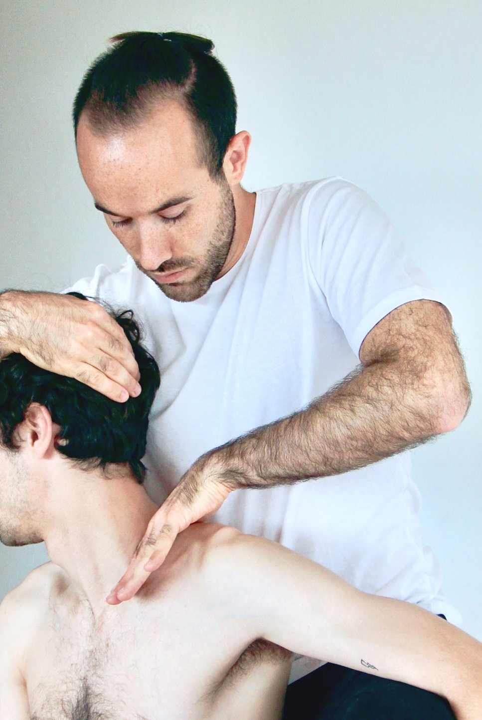 Physiotherapeut - Therapieform: Elektrotherapie - Manuelle Therapien nach Maitland, Mc Kenzie, FDM, und osteopathische sowie chiropraktische Manipulationen bei Vivid Physio - Vivid Physio