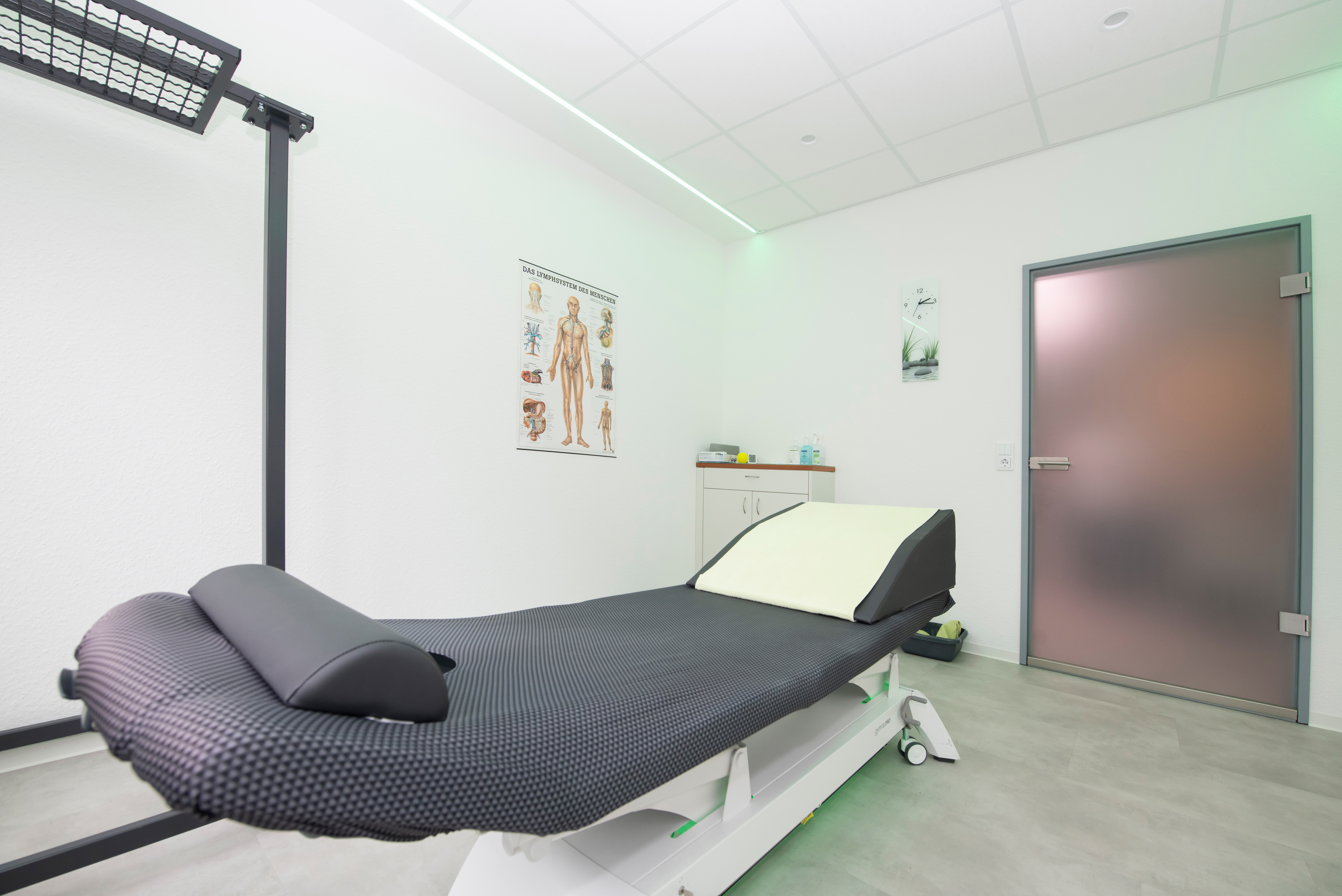 Physiotherapeut - Saarland - Behandlungsraum - RehaPlus Saar - Physiotherapie & Fitness