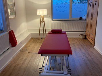 Physiotherapie & Pilates Katja Gasteier Räumlichkeiten Behandlungsraum