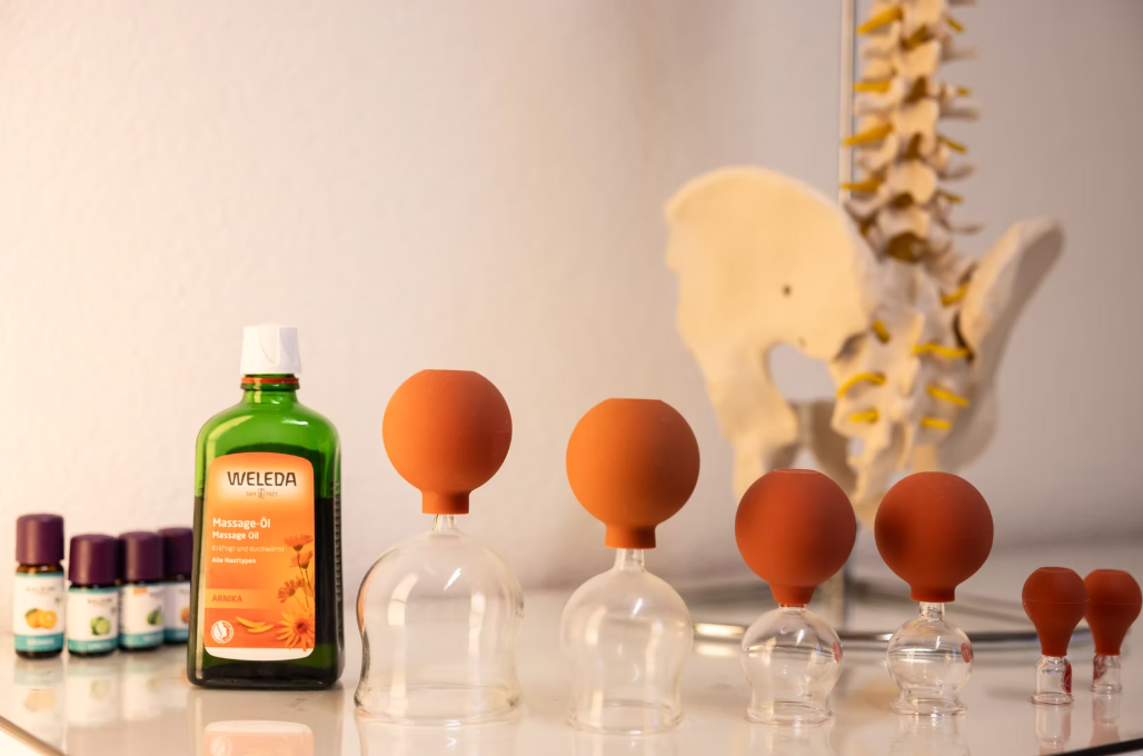 Physiotherapeut - Krankenkassen: private Krankenkasse - Physiotopia, Weleda Öl, Cupping, TCM, Aromatherapie - Physiotopia Zürich Affoltern