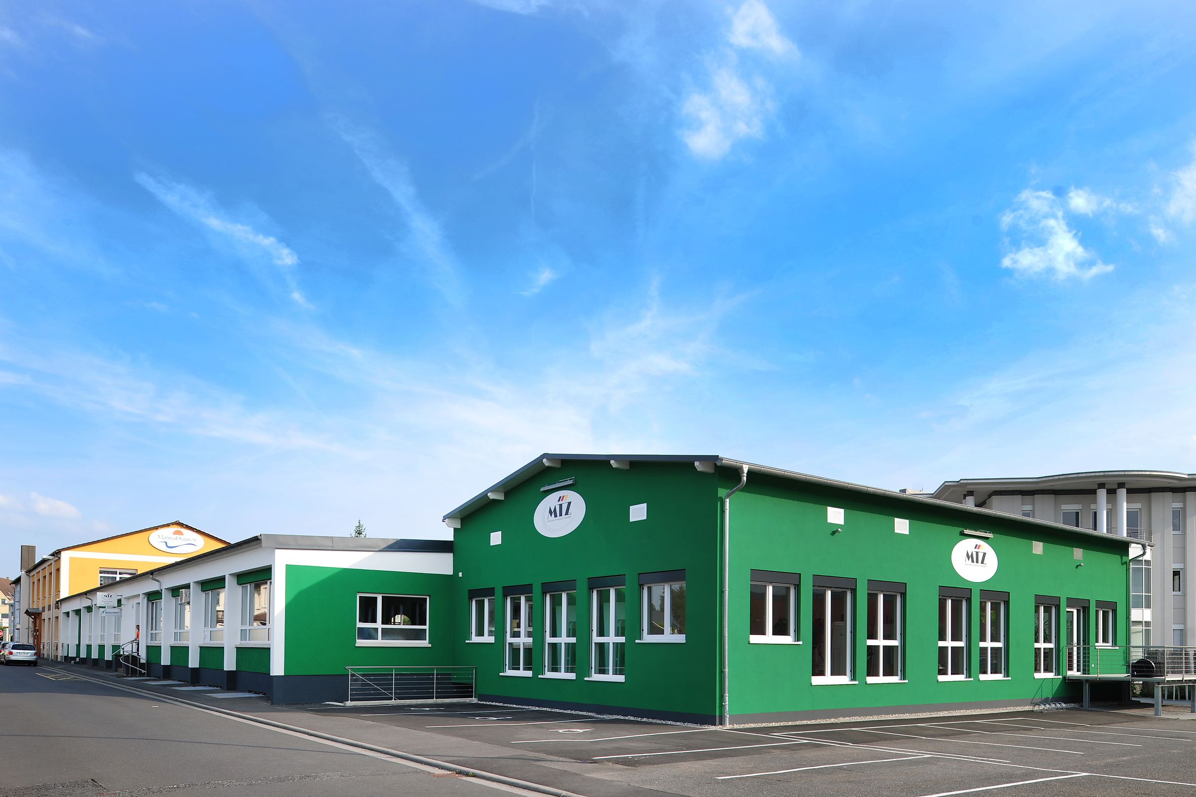 Physiotherapie: Medizinisches Trainingszentrum Großwallstadt